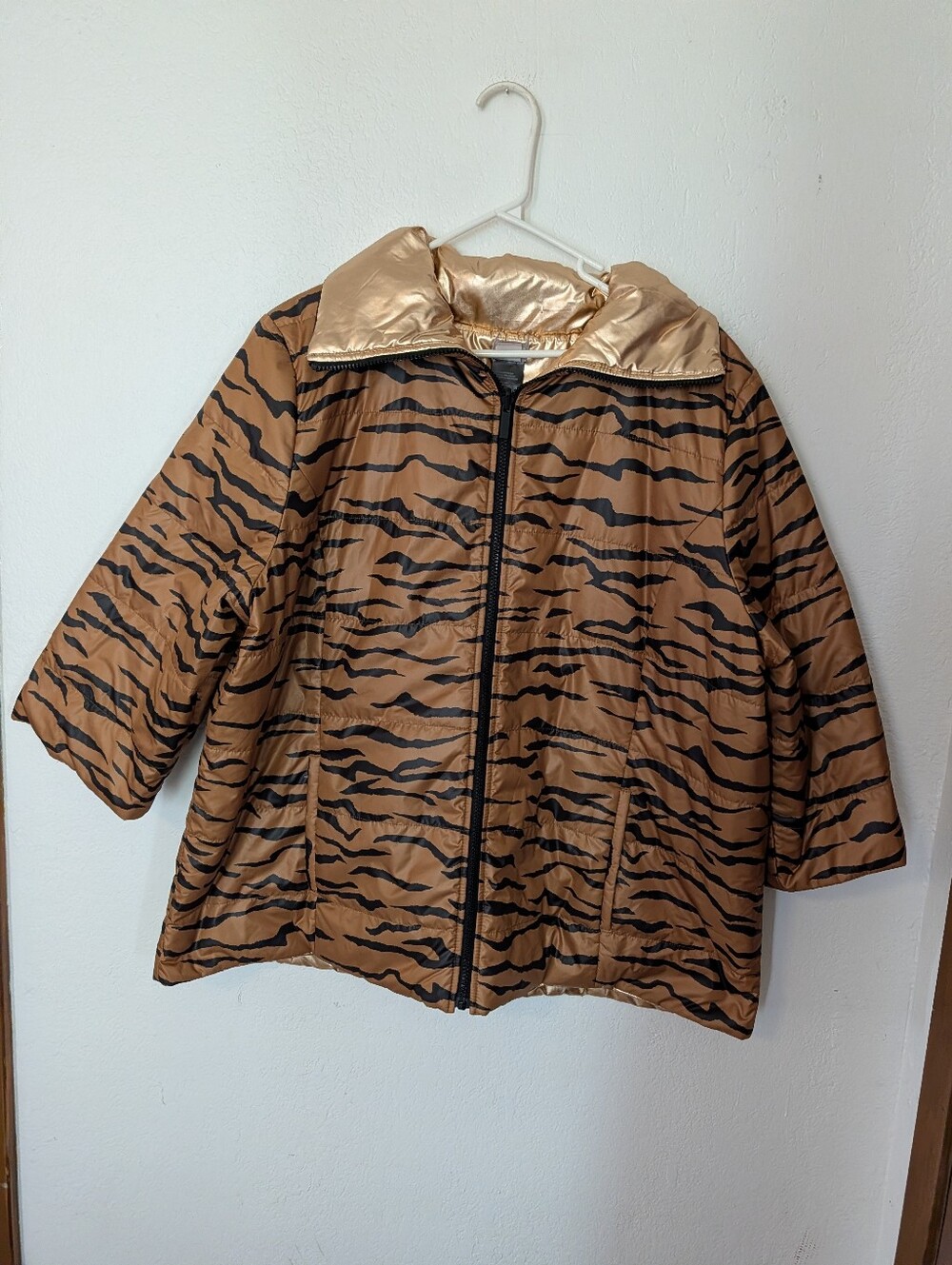 Chicos Puffer Jacket Size 4 20/22 Full Zip Tiger Print Reversible Rose Gold
